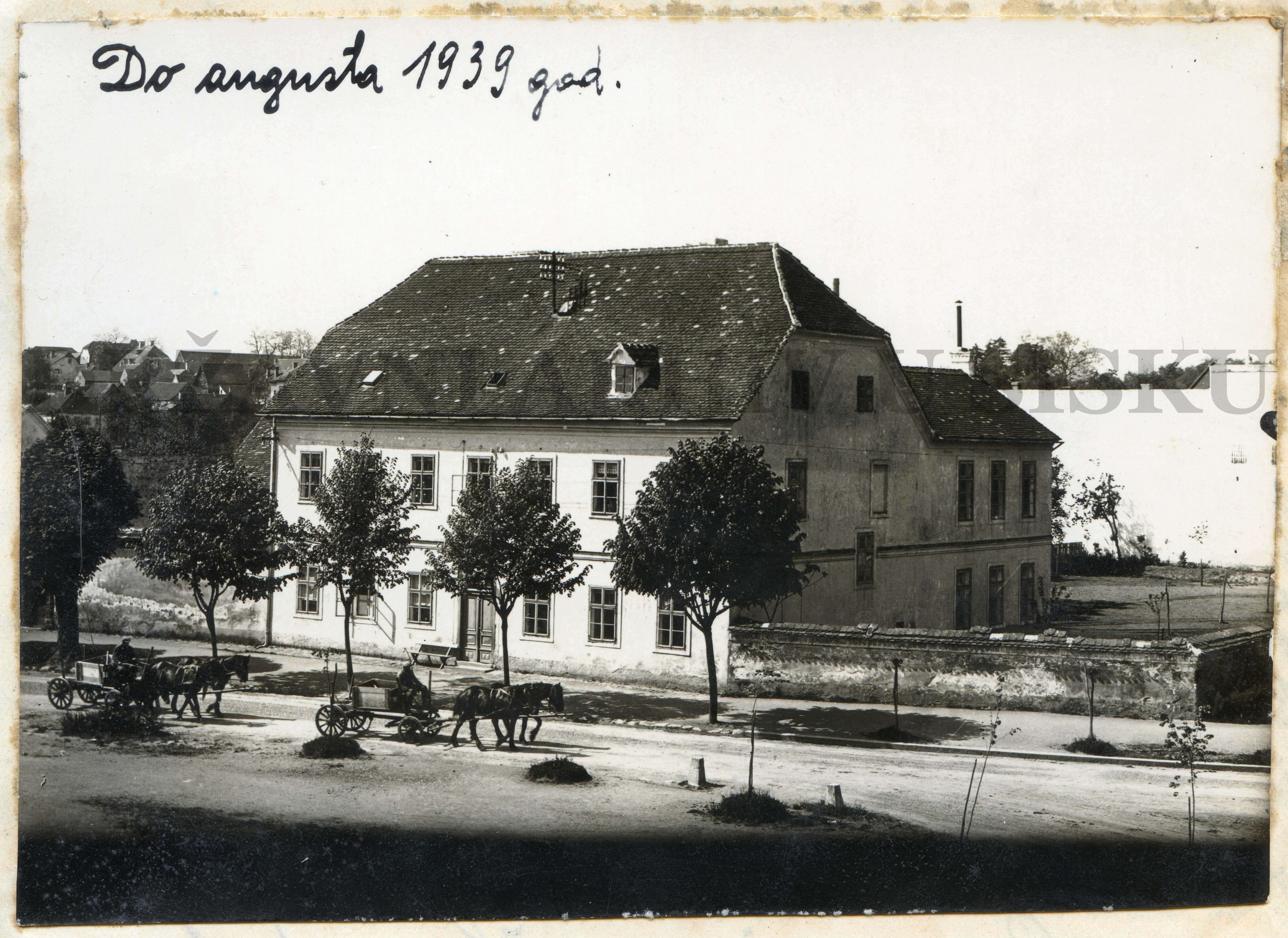 Zgrada Državne osnovne škole Sisak Novi u Lađarskoj ulici br. 1, između 1900. i 1939. g.